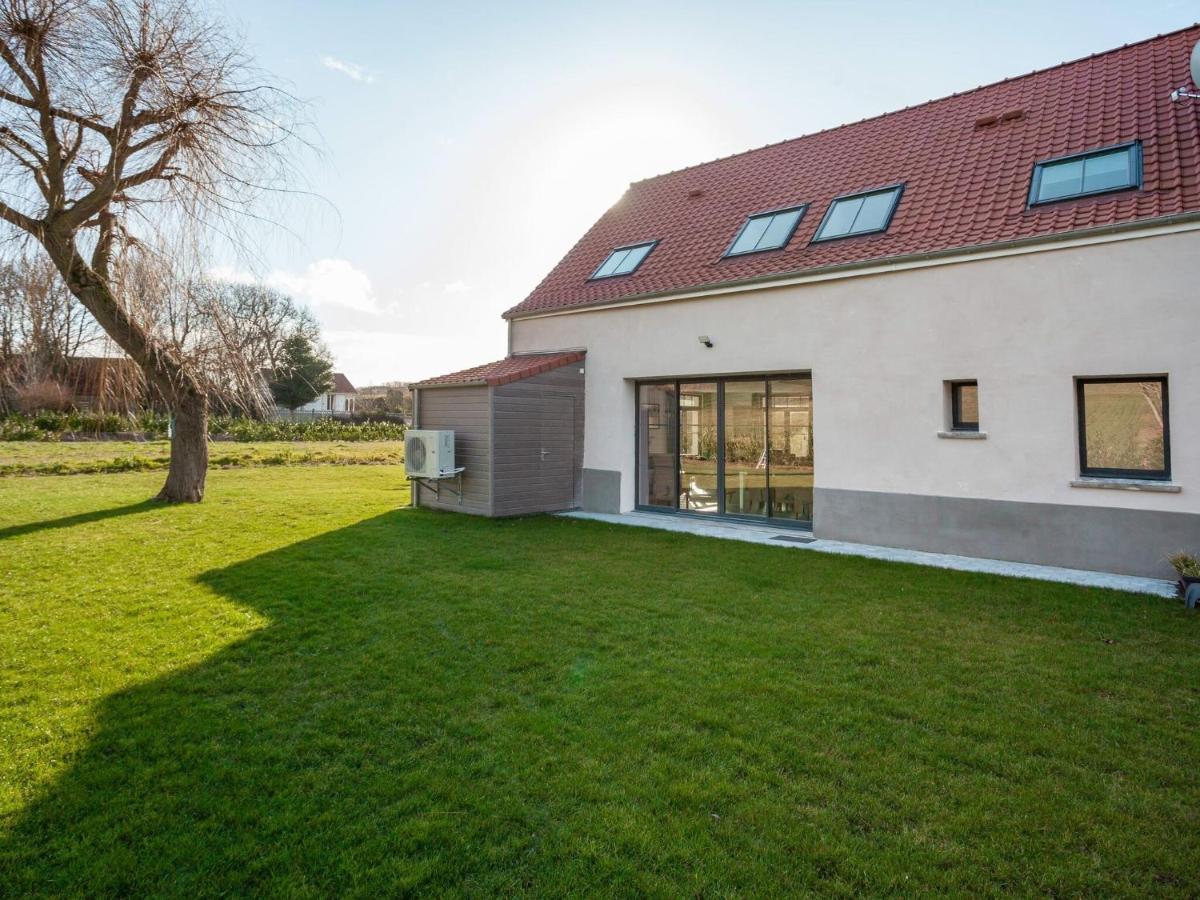 Vintage Holiday Home In Escalles With Garden Room photo